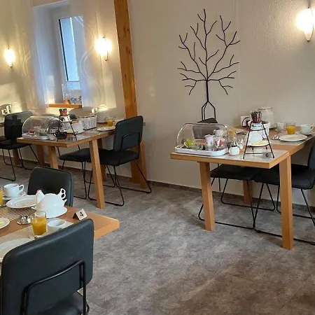 אורחן Schuessler ואלדק